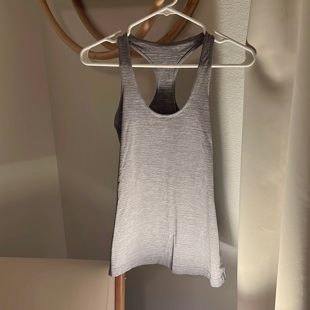 Lululemon gray tank
